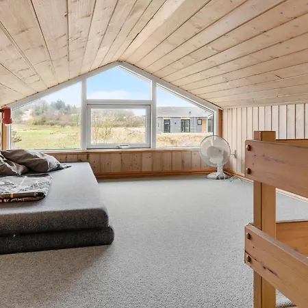 Pet Friendly In With Kitchen